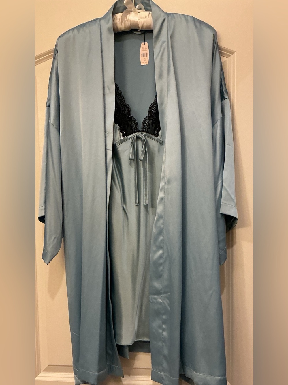 VTG Victoria's Secret 2003 Silk Cami & 
Poly NWT Robe Set Pastel Blue Lace Y2K S